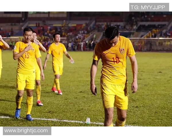 武汉羽毛球队在世界杯预选赛中以82分稳居积分榜首位