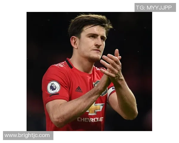 足球明星马奎尔的个人魅力与赛场风采完美结合的头像解析