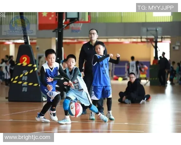 篮球纪实：记录杭州篮球队的奋斗经历_1